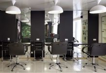 Парикмахерские кресла: как выбрать идеальное решение для вашего салона